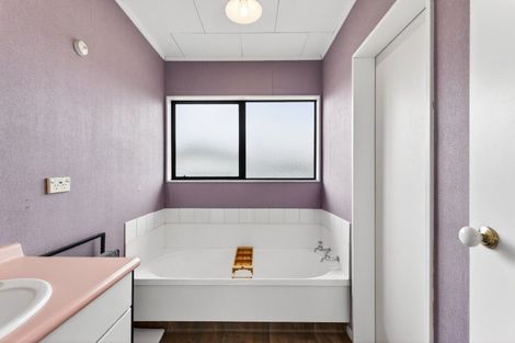 Photo of property in 2/27 Nuffield Avenue, Marewa, Napier, 4110