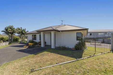 Photo of property in 76 Osprey Drive, Welcome Bay, Tauranga, 3112