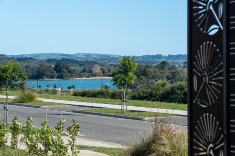 Photo of property in 31 Opouatu Avenue, Glenbrook, 2681