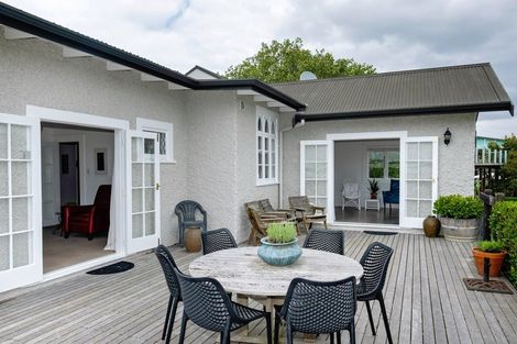 Photo of property in 15 Old Ferry Road, Clive, 4102