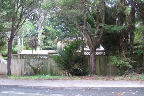 Photo of property in 35 Hollywood Avenue, Titirangi, Auckland, 0604
