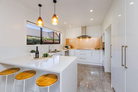 Photo of property in 7 Zenith Place, Conifer Grove, Takanini, 2112