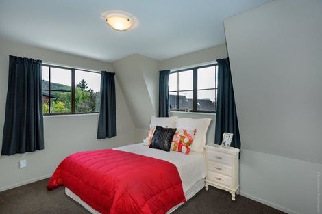 Photo of property in 21 Laing Crescent, Heathcote Valley, Christchurch, 8022