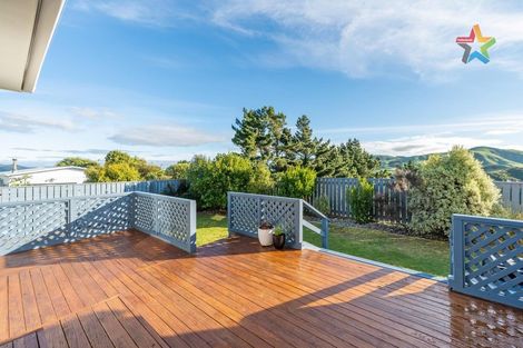 Photo of property in 27 Kaitangata Crescent, Kelson, Lower Hutt, 5010