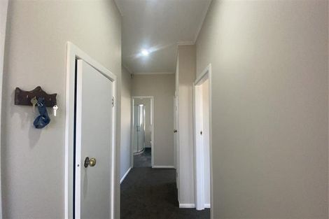 Photo of property in 61a Cambridge Terrace, Papatoetoe, Auckland, 2025