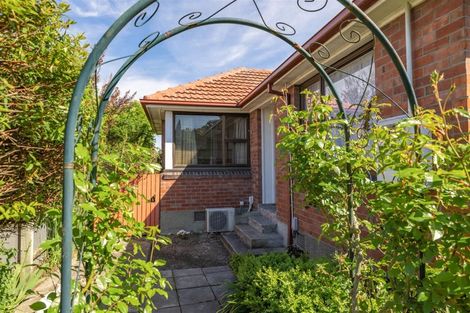 Photo of property in 28 Rowcliffe Crescent, Avonside, Christchurch, 8061