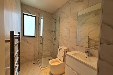 Photo of property in 43b Crestview Rise, Papakura, 2110