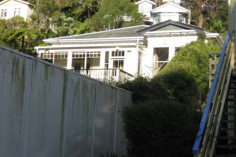 Photo of property in 145 Glenmore Street, Kelburn, Wellington, 6012