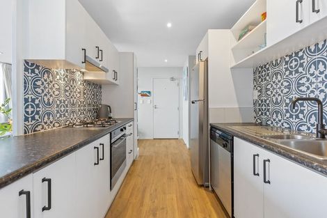 Photo of property in 11/166 Mokoia Road, Chatswood, Auckland, 0626