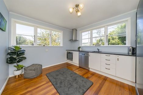 Photo of property in 2 Robertson Street, Elderslea, Upper Hutt, 5018