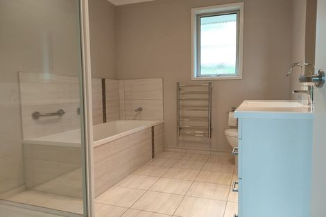 Photo of property in 4 Alloway Street, Westgate, Auckland, 0614