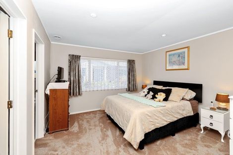 Photo of property in 127b Parrs Cross Road, Glen Eden, Auckland, 0612