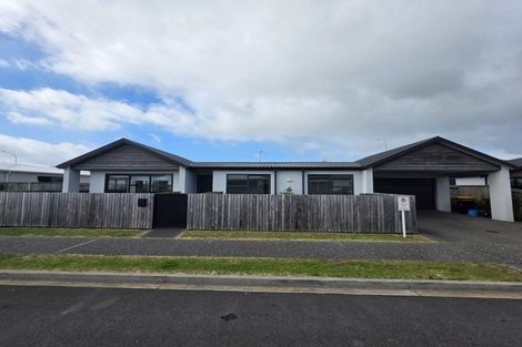 Photo of property in 76 Franks Way, Papamoa Beach, Papamoa, 3118