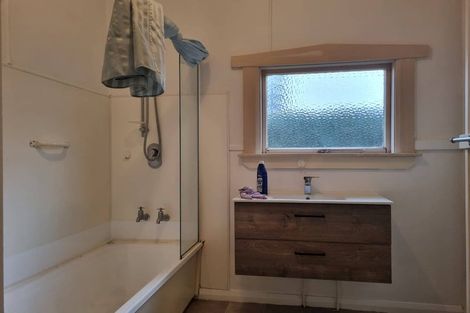 Photo of property in 130 Pendarves Street, New Plymouth, 4312
