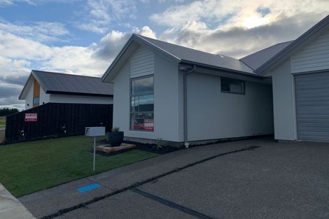 Photo of property in 10 Mccahon Drive, Rangiora, 7400
