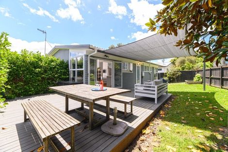 Photo of property in 1/48 Bond Crescent, Forrest Hill, Auckland, 0620