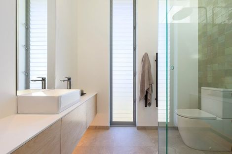 Photo of property in 20a Queens Road, Waikanae Beach, Waikanae, 5036