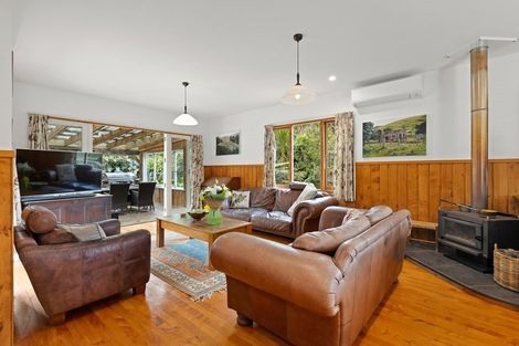 Photo of property in 37 Govan Wilson Road, Whangaripo, Warkworth, 0985