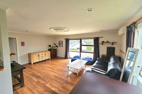 Photo of property in 41 Gledstane Road, Stanmore Bay, Whangaparaoa, 0932