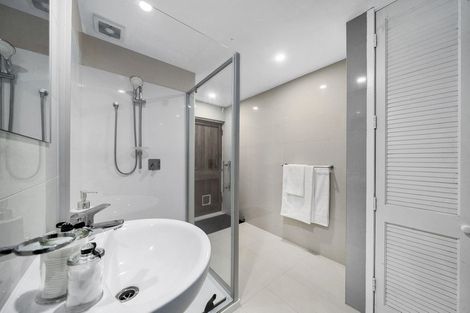 Photo of property in 51 Harbour View Road, Northland, Wellington, 6012