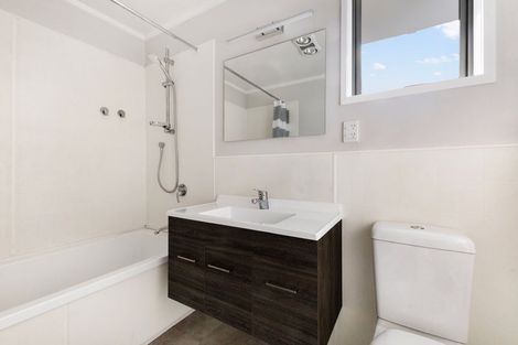 Photo of property in 9 Ambury Place, Merrilands, New Plymouth, 4312