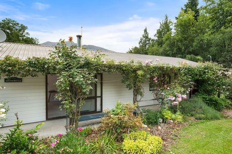 Photo of property in 1 Harper Place, Lake Coleridge, 7572