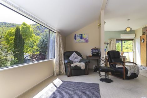 Photo of property in 77b Devon Street, Arrowtown, 9302