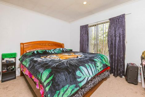 Photo of property in 119 Riverton Drive, Randwick Park, Auckland, 2105