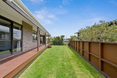 Photo of property in 23 Marchant Place, Westown, New Plymouth, 4310