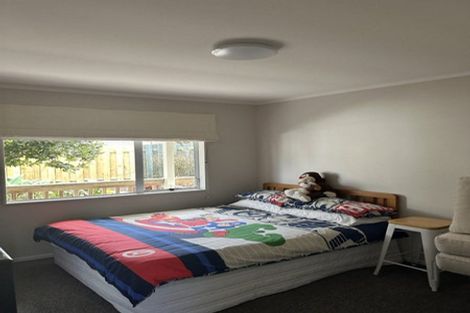 Photo of property in 2/22 Neptune Avenue, Beach Haven, Auckland, 0626