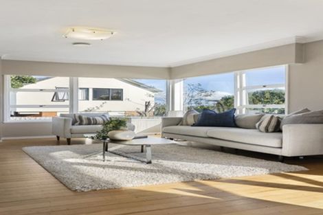 Photo of property in 3/166 East Coast Road, Forrest Hill, Auckland, 0620