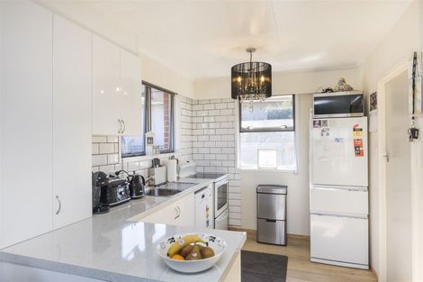 Photo of property in 1a Ruamahanga Crescent, Terrace End, Palmerston North, 4410