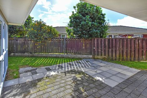 Photo of property in 2/20 Ross Martin Court, Conifer Grove, Takanini, 2112