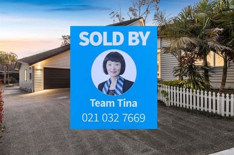 Photo of property in 30c Marine Parade, Mellons Bay, Auckland, 2014