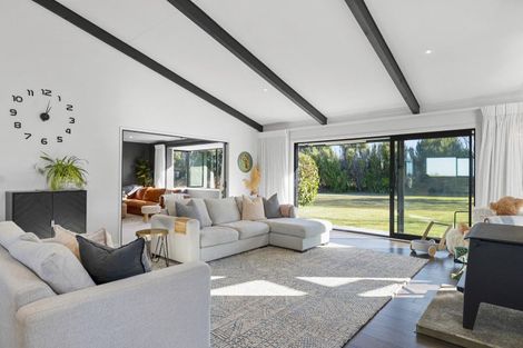 Photo of property in 211 Waikuku Beach Road, Waikuku, Rangiora, 7473