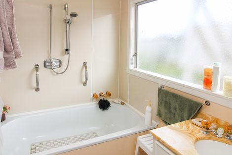 Photo of property in 28 Lincoln Street, Hampden, 9410