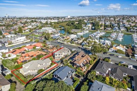 Photo of property in 27 Craig Road, Milford, Auckland, 0620