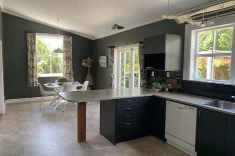 Photo of property in 19 Oxford Street, Marton, 4710