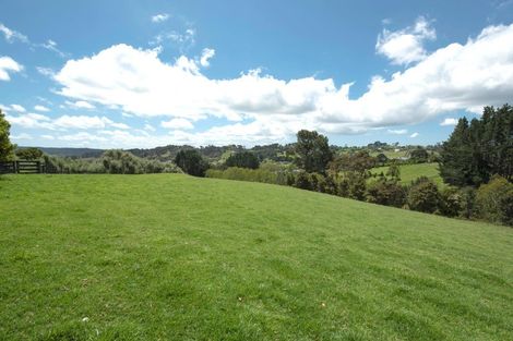 Photo of property in 14 Mcgiven Place, Coatesville, 0793