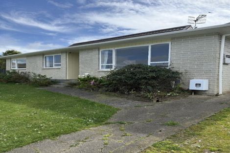 Photo of property in 16 Otira Grove, Kelson, Lower Hutt, 5010