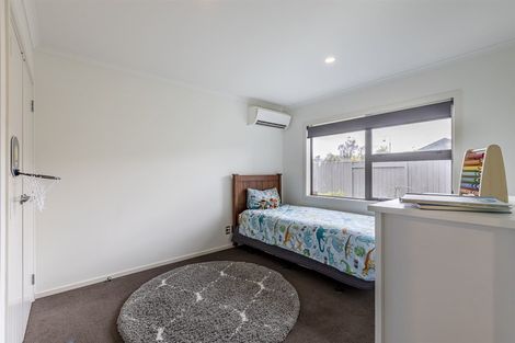 Photo of property in 23 Chestnut Close, Kelvin Grove, Palmerston North, 4414