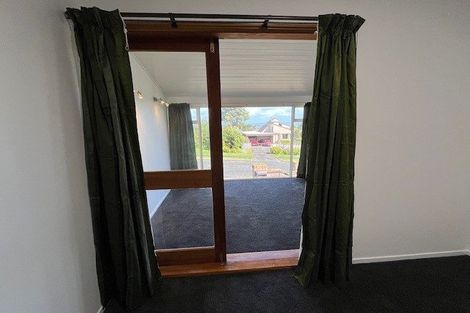 Photo of property in 24 Hurstbourn Priors, Goodwood Heights, Auckland, 2105