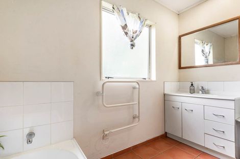 Photo of property in 460 Airfield Road, Ardmore, Papakura, 2582