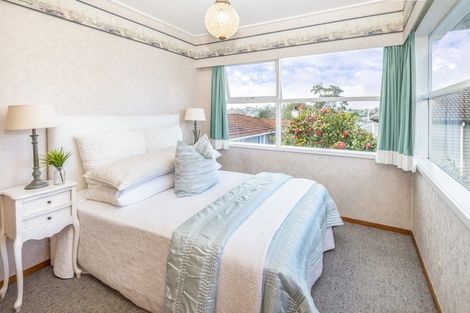 Photo of property in 32 Pegler Drive, Howick, Auckland, 2014