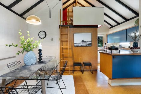 Photo of property in 12 Kempton Street, Greytown, 5712