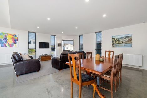 Photo of property in 16 Larch Crescent, Alexandra, 9320