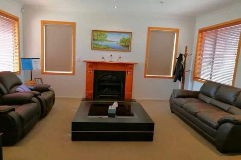 Photo of property in 21 Waimanu Drive, Te Atatu Peninsula, Auckland, 0610