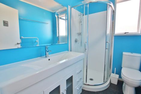 Photo of property in 436 Roscommon Road, Clendon Park, Auckland, 2103