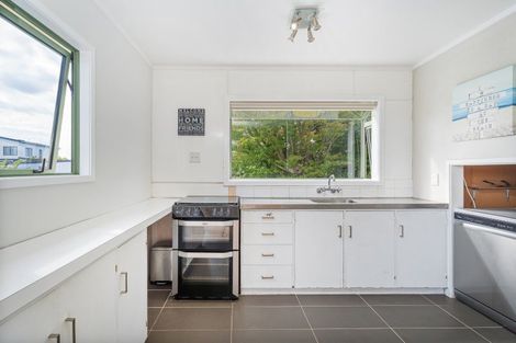 Photo of property in 13 Tairua Heights, Tairua, 3508