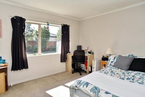 Photo of property in 8 James Drive, Woodend, 7610